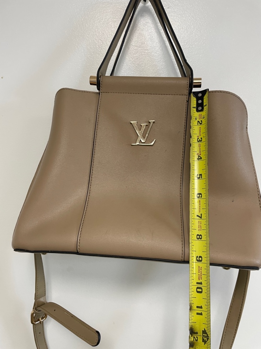 L.v. Tote - Picture 6 of 7